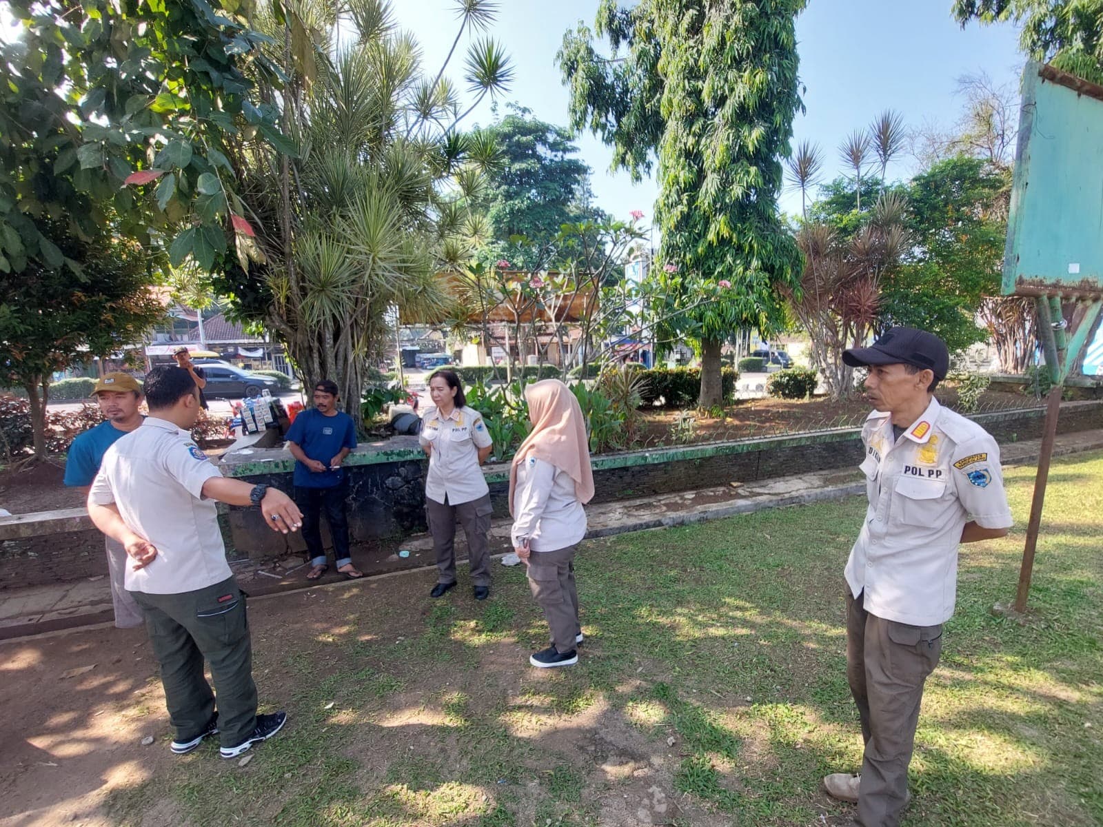 PENGAWASAN PERDA K3 DI KAWASAN ALUN-ALUN PANDEGLANG