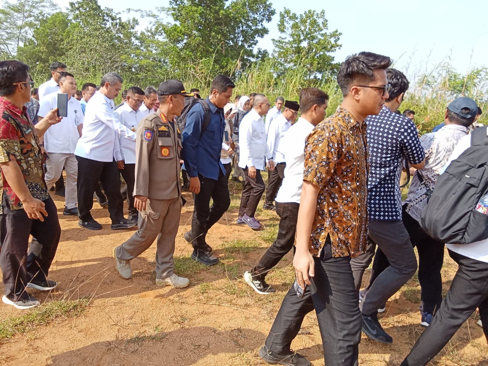 SATPOL PP PANDEGLANG MELAKSANAKAN PAM KUNJUNGAN 3 MENTERI 